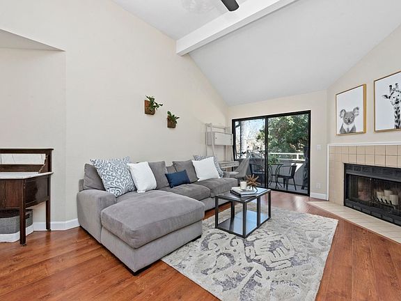 3rd image of 1651 Braddock Ct