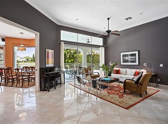 4th image of 215 Henley Dr