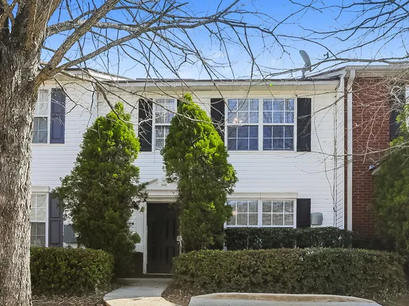 2286 Strathmoor Manor Dr, Lithonia, GA 30058