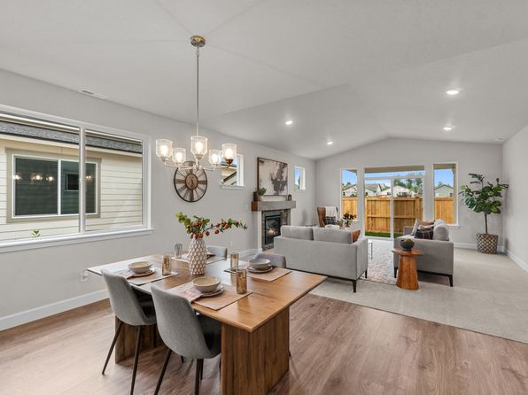 2896 NE Pinnacle Pl, Bend, OR 97701