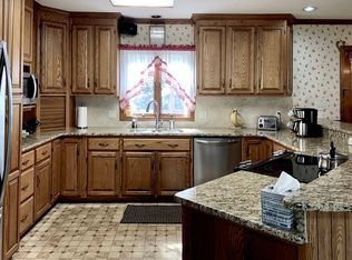 111 Grattan St, Chicopee, MA 01020