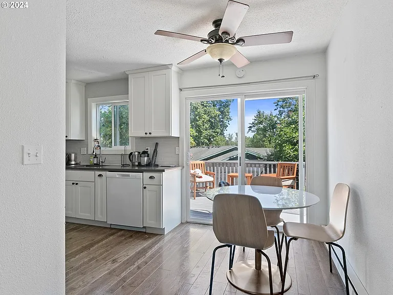 6847 N Seneca St #6847 — Photo 5