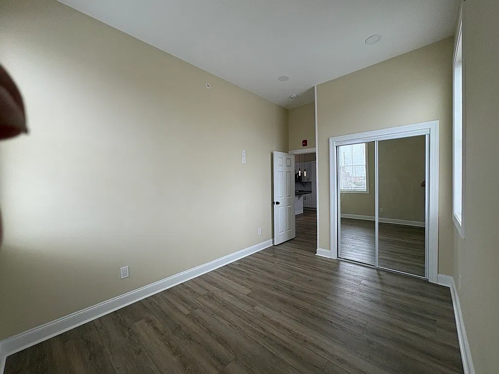 2 bed, $1,800 — Photo 4