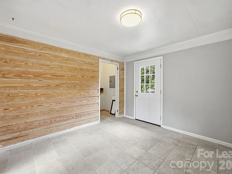2727 Springway Dr — Photo 9