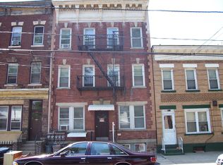 660 N 8th St, Newark, NJ 07107