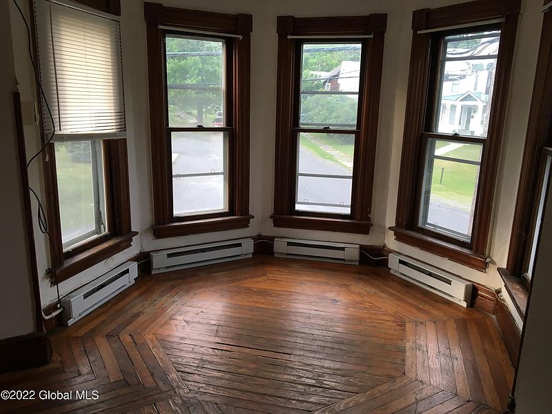 4th image of 8 Broadview Terrace
