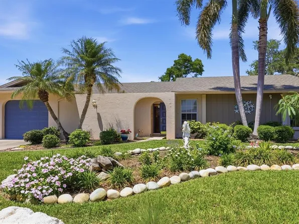 5455 Foxwood Dr, Sarasota, FL 34232