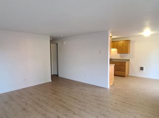 945 N Davis St, Cornelius, OR 97113