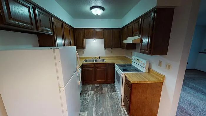 2 bed, 1.0 bath, $775 — Photo 3
