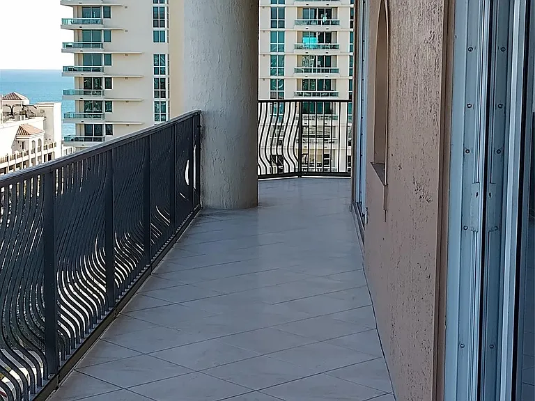100 S Birch Rd #1005D — Photo 17