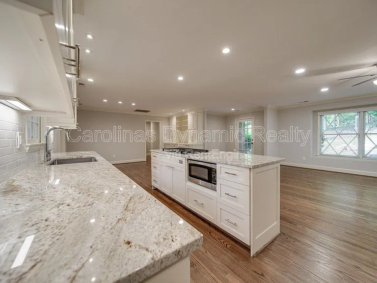 6700 Castlegate Dr — Photo 10
