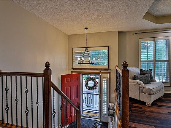 5th image of 904 Spruce Dr