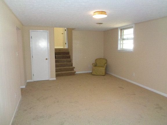 3rd image of 109 Winfield Pl