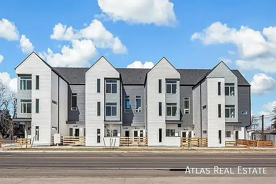 1404 Benton Street — Photo 2