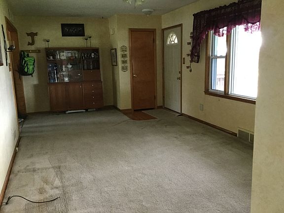 5th image of 2221 Margaretha Ave