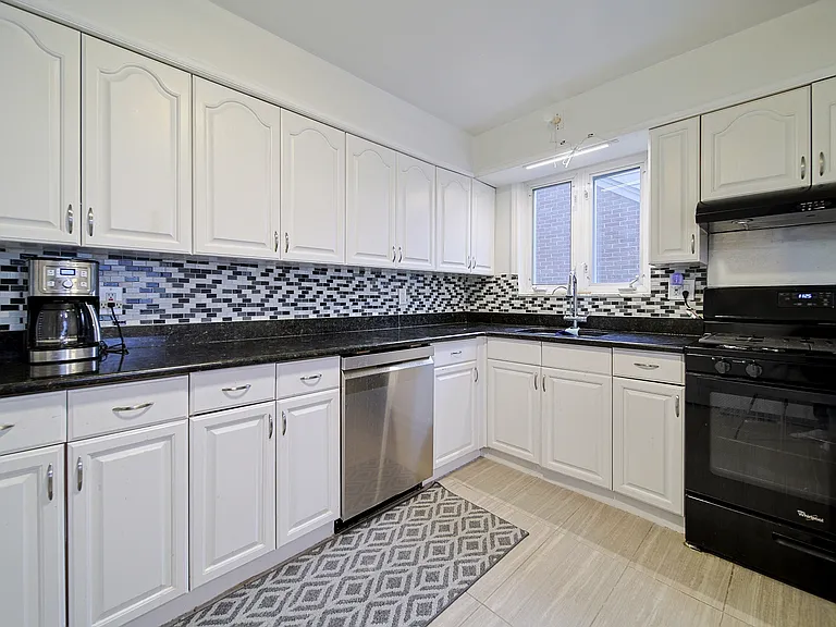2244 Linwood Ave #1 — Photo 9