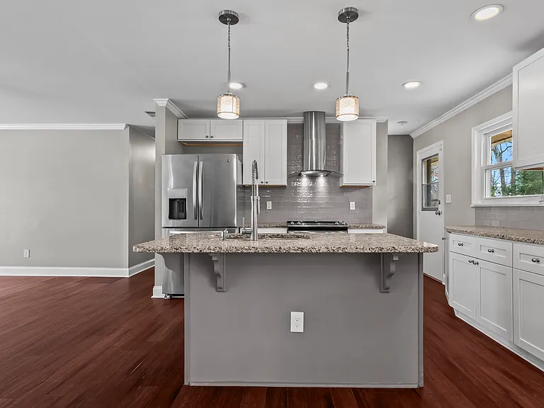2465 Spring Dr SE — Photo 16