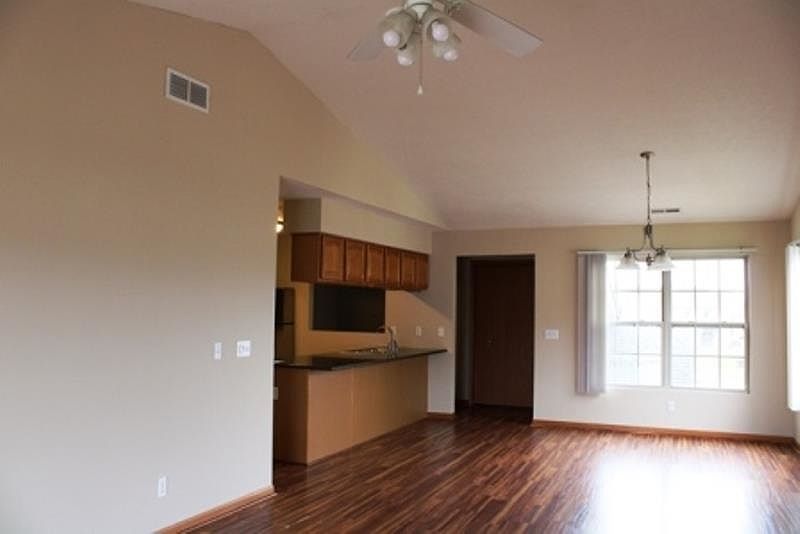 936 Buckingham Dr Sycamore IL Zillow