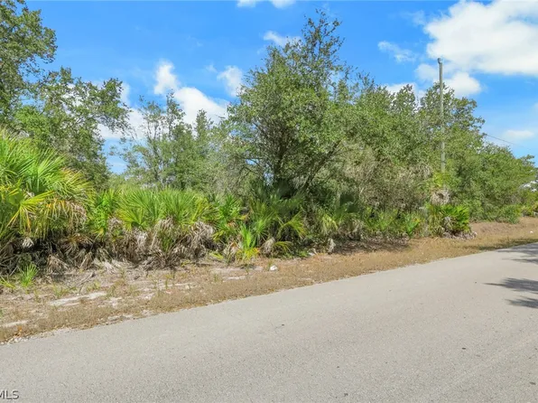 2504 65th St W, Lehigh Acres, FL 33971