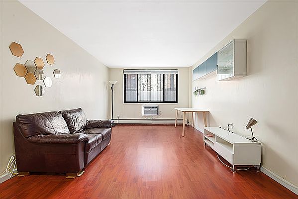 1st image of 307 Cherry St APT I1