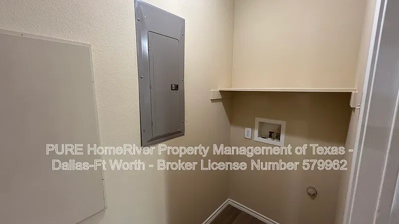 611 Oriole Blvd — Photo 3