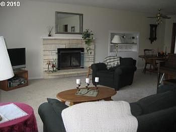 4th image of 3754 SE Alder St