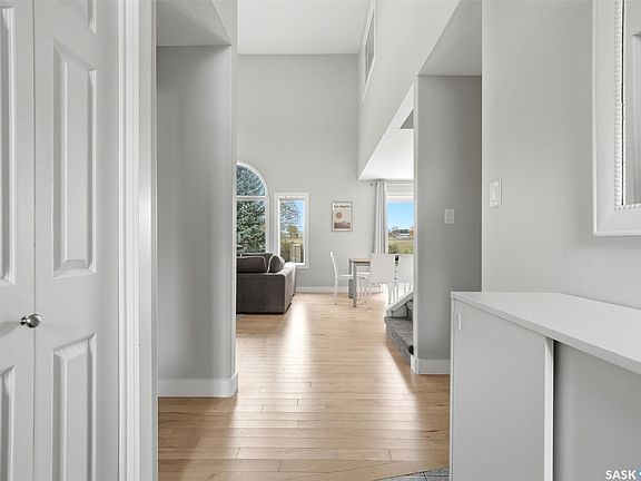 5th image of 503 Solar Street