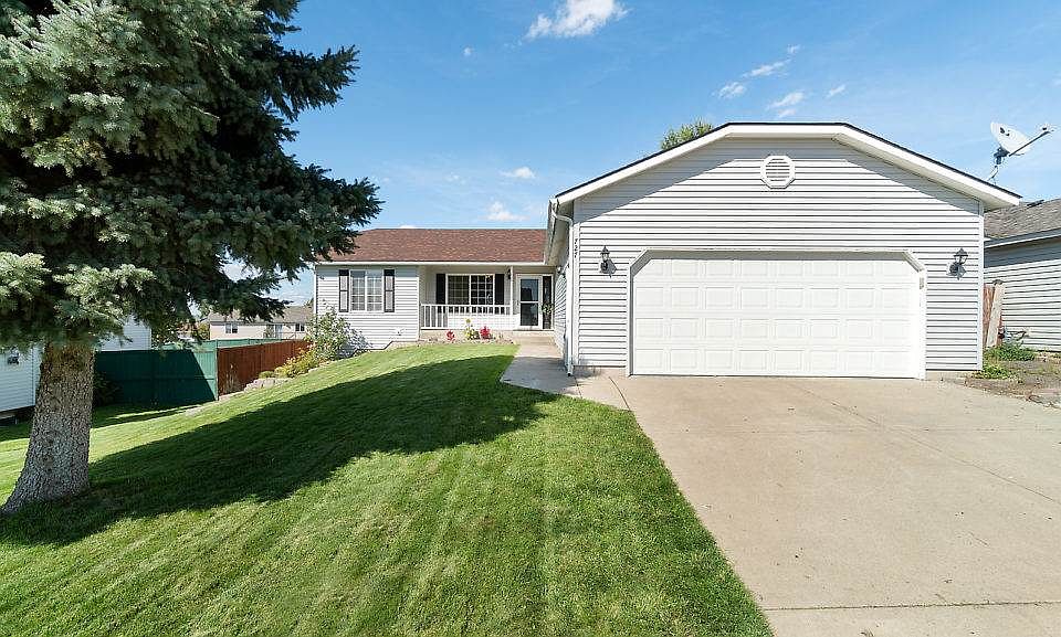 1st image of 727 E Kathy Lee Ave