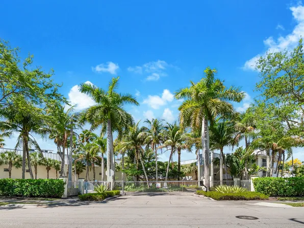 8950 SW 69th Ct APT 311, Pinecrest, FL 33156