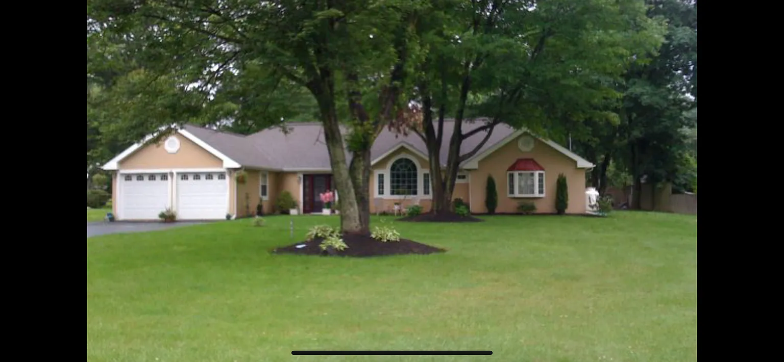 129 Marian Ave photo 1