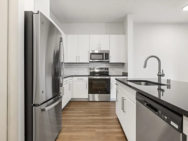 Maple District Lofts — Photo 13