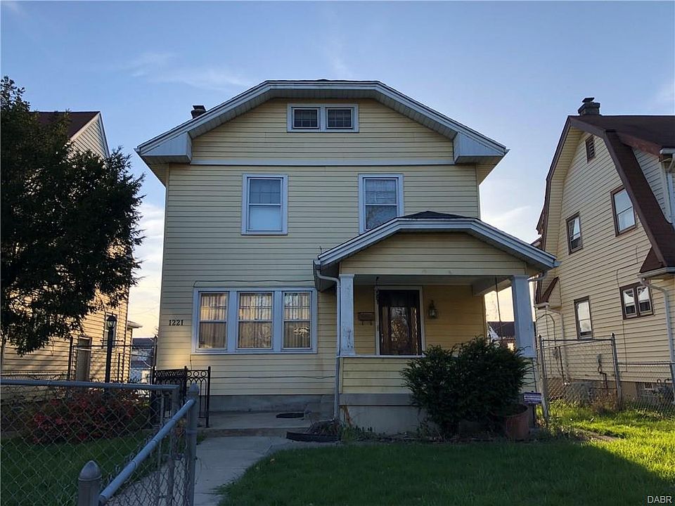 1st image of 1221 Everett Dr