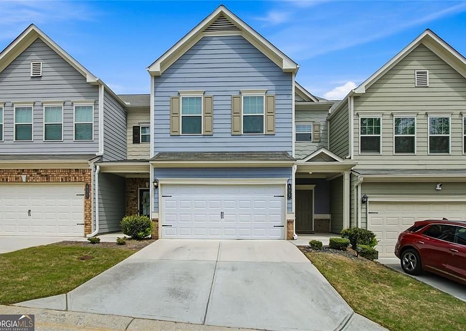1st image of 521 Crescent Woode Dr