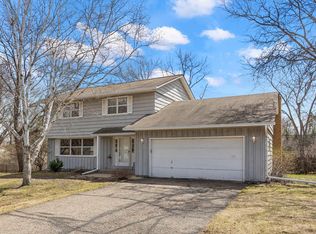 15483 Boulder Creek Dr, Minnetonka, MN 55345