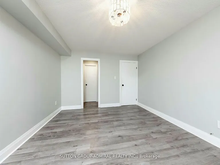 50 Inverlochy Blvd #1005 — Photo 16