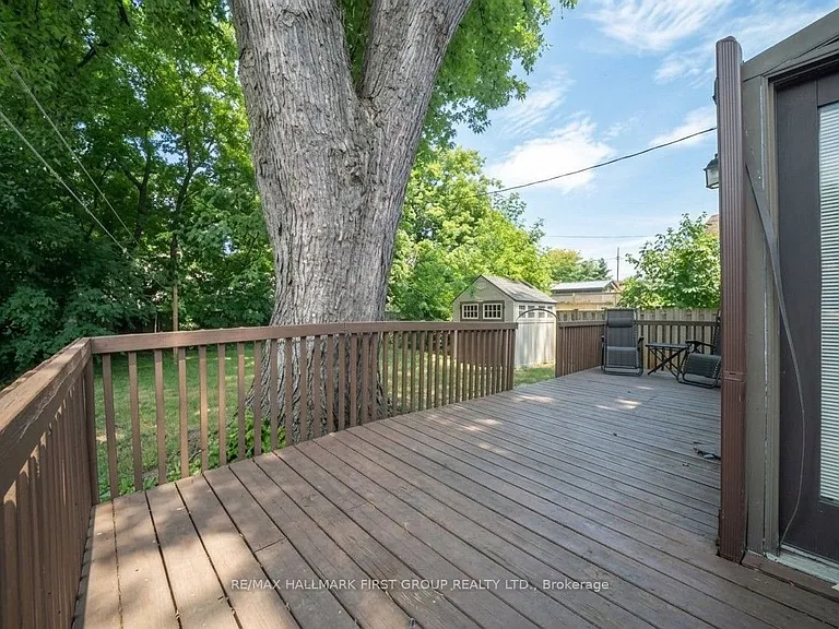 24 George St — Photo 14