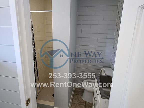 5th image of 4704 Grandview Dr W
