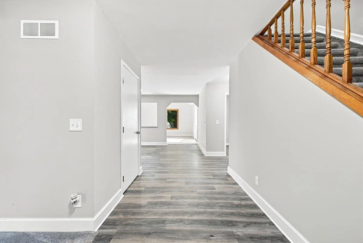 3 bed, 2.5 bath, 1769 sqft, $2,999 — Photo 4