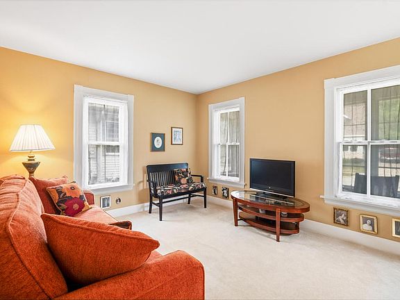 3rd image of 69 S Chestnut STREET