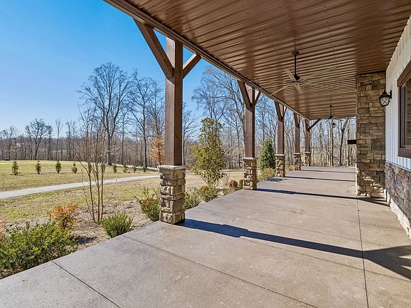 4th image of 1224 Hangar Dr