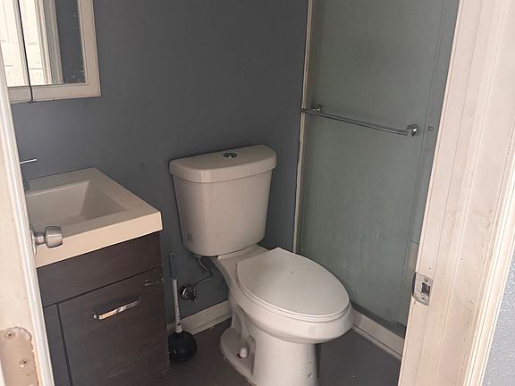 3rd image of 1240 E North Ave #1