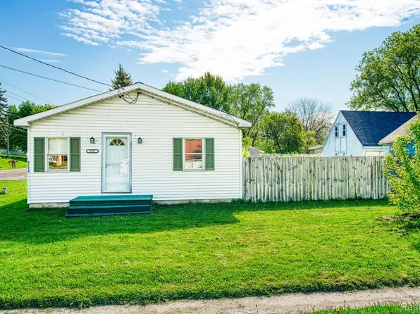 2187 S Graham Rd, Flint, MI 48532