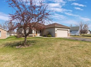 225 Daybreak Ln, Sauk Centre, MN 56378