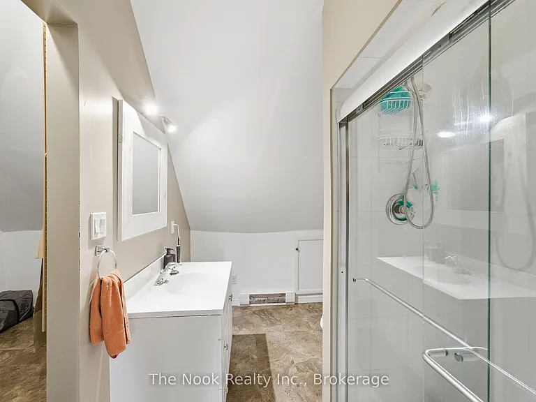 480 George St S — Photo 29