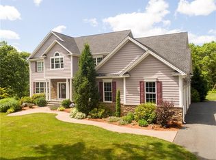 72 Buck Hollow Dr, West Greenwich, RI 02817