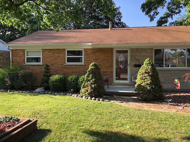 1st image of 102 Robinson Dr