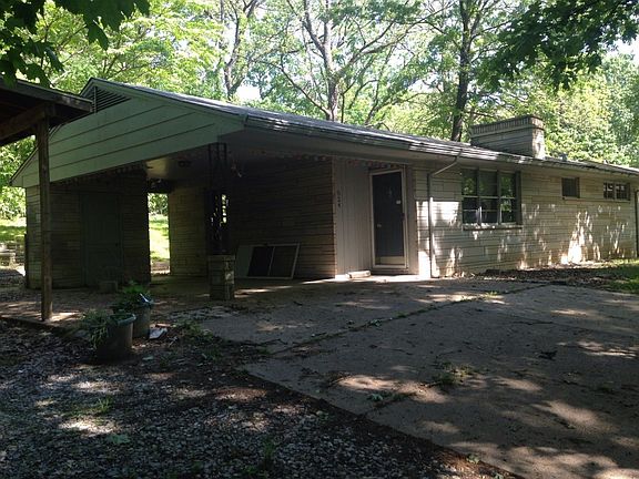 3rd image of 824 Sharon Dr