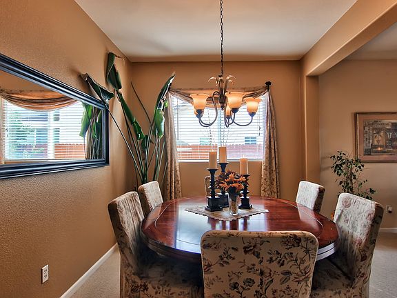 3rd image of 2643 Swallowview Dr