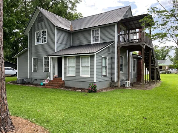 144 Cherry St NW, Warwick, GA 31796