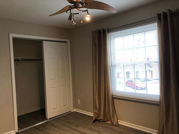 4th image of 30 Brandywine Sq #35